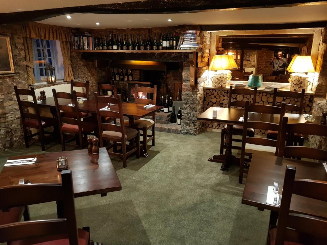 The Carpenters Arms Hotel Pensford Exterior photo